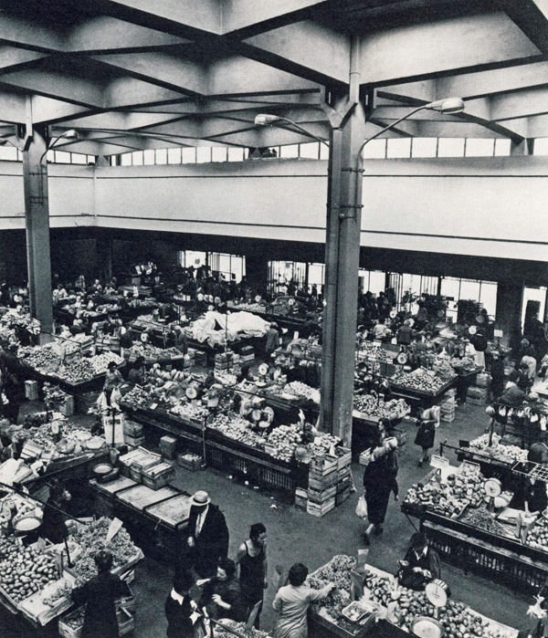 L'interno del mercato coperto