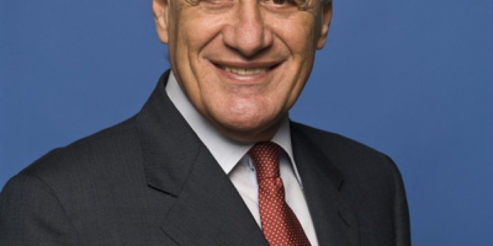 Baldassarre, ex Presidente della Corte Costituzionale, approva il verdetto sul Lodo Alfano. E qualcuno si vendica