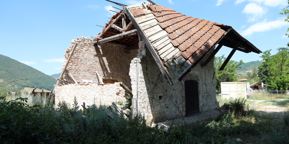 Campagna elettorale con tante promesse ammiccanti, ma priva di programmi￼