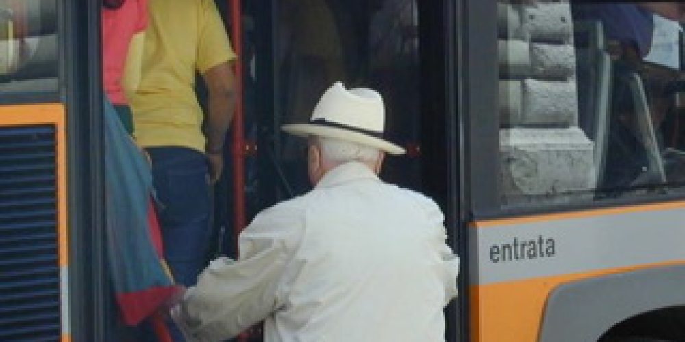 Trasporti regionali. Intanto i cittadini si attacchino al tram